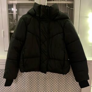 Gap Big Puff Crop puffer coat size small